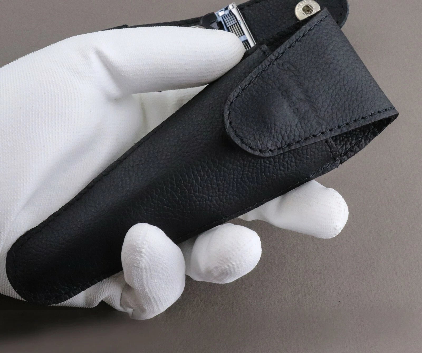 Black Leather Razor Pouch Travel Case for 5 Blade Razors - HARYALI LONDON