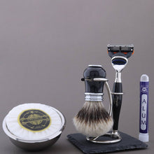 Load image into Gallery viewer, Haryali&#39;s Victoria Range Shaving Kit 