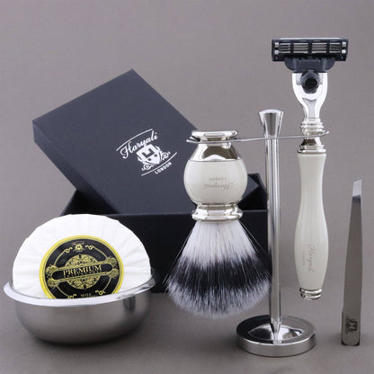 Haryali's Vase Range Shaving Kit 