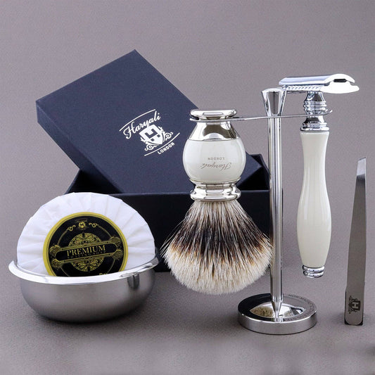 Haryali's Vase Range Shaving Kit 